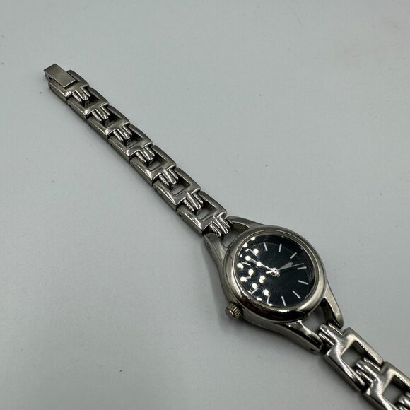 3/$30 Silver Tone Round Watch Black Dial 23MM Minimalist Classic 6.75" - Picture 10 of 14